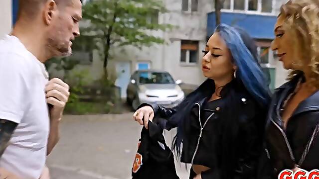 Julia North Aya Goldie Pound Homeless Stud in Outdoor Bukkake Gangbang: Brutal Face-F