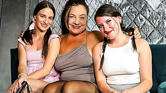 Teaching Girls - Christina Santes, Mari Secret And Liliana Lily