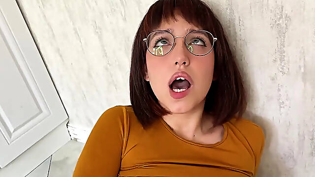 Velma's Close-Up Solo Session