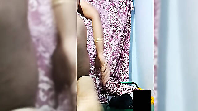 Tamil aunty pussy show in video call
