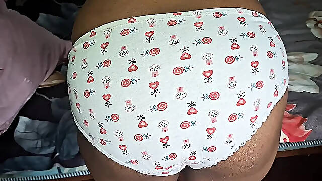 Hot Aunty has Romance Action and Big Boobs