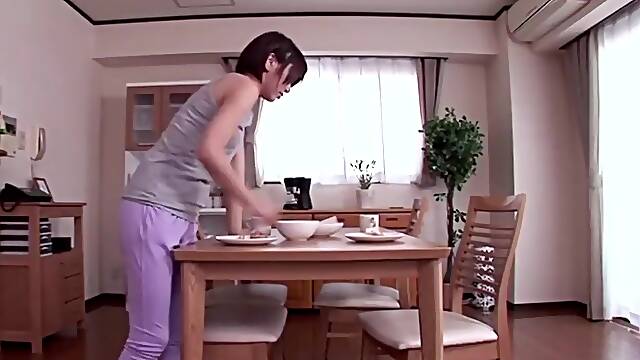 Young Step mom wants cock