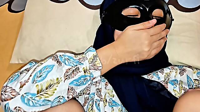 The Hijab lady was bashful when she was porked binor hijab malu malu pas di entot